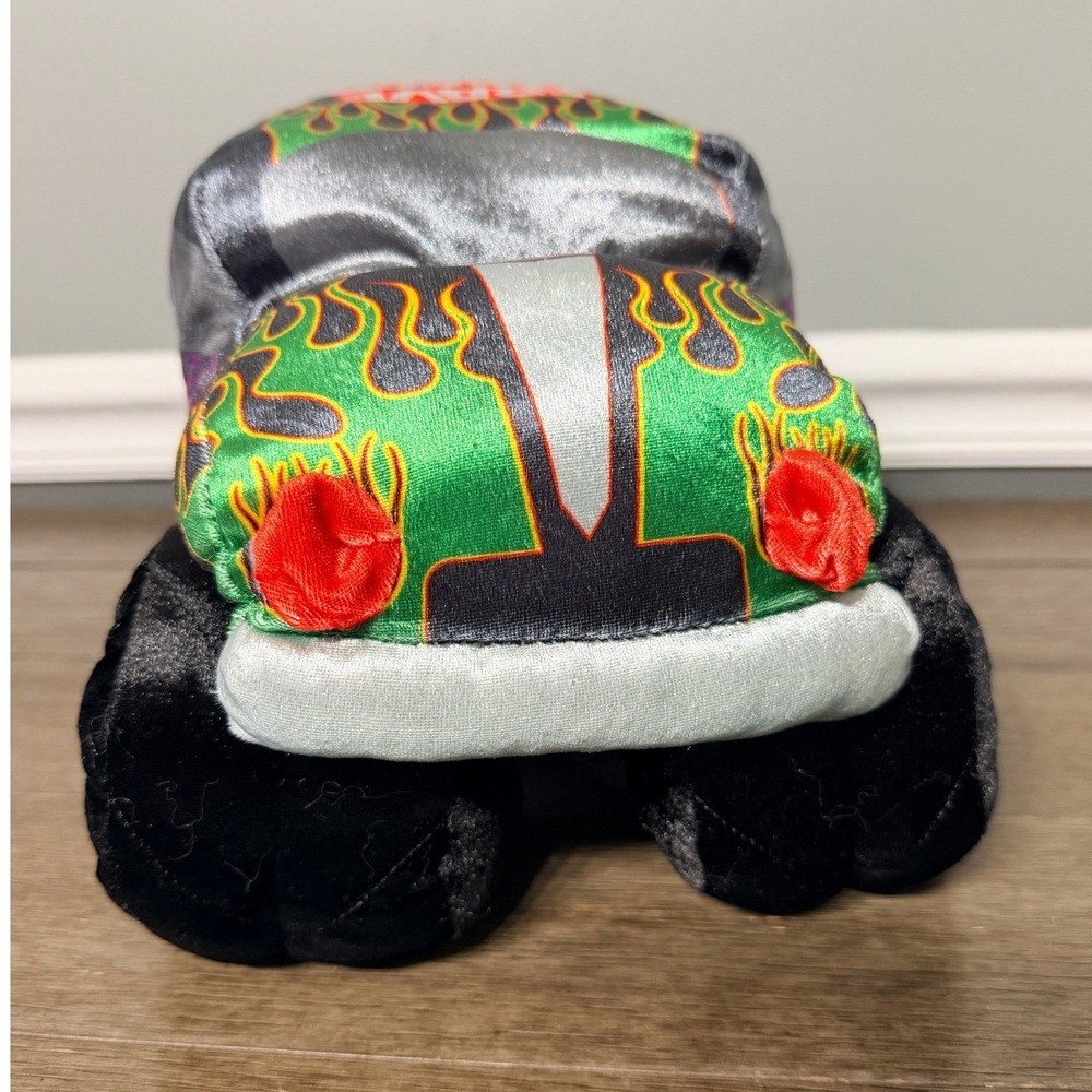 Grave Digger Monster Jam XII Monster Truck 12"‎ Soft Plush Toy Pillow